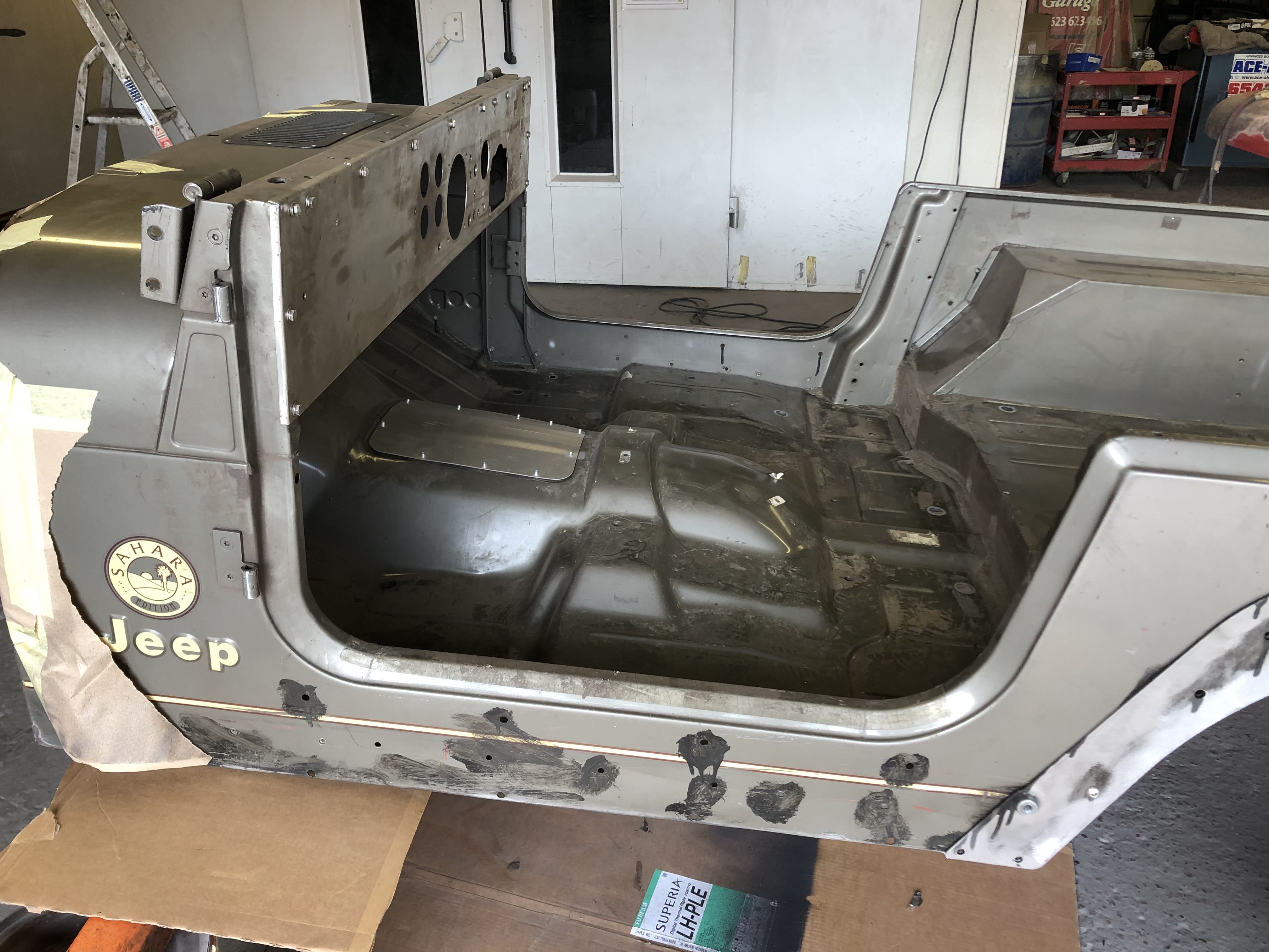 Jeep CJ-7 body